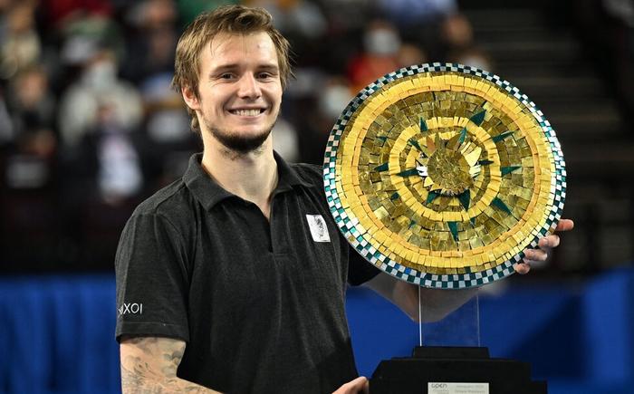 此次拜仁与 此次拜仁与