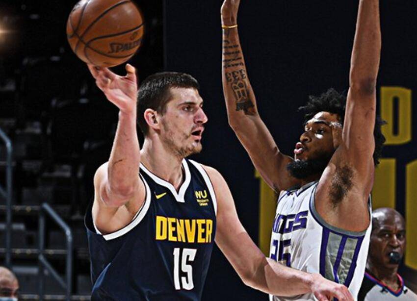 的表现充满 的表现充满