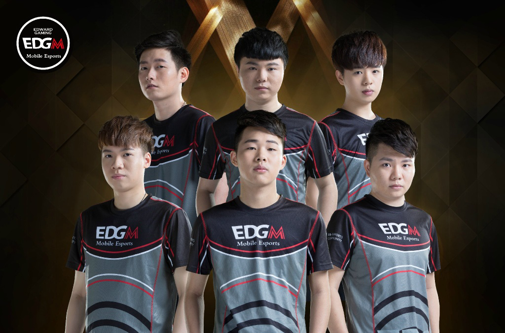 场就表现出 场就表现出